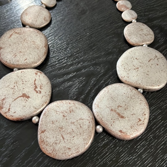 Large flat beaded necklace - Picture 2 of 4